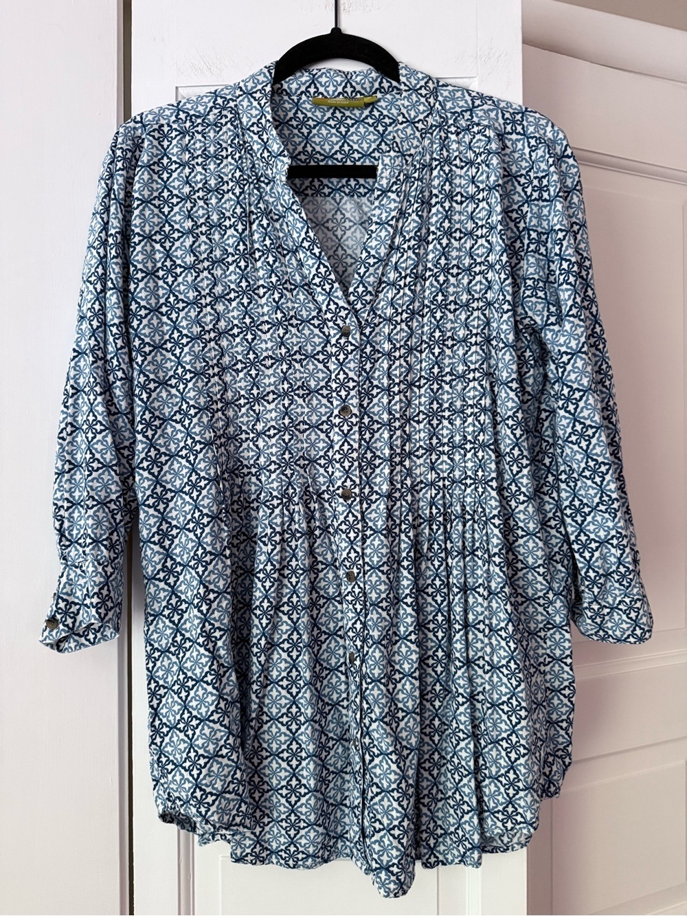 Rock Flower Paper Blue White Tile Print Rayon Tunic Blouse M Boho - Picture 1 of 3